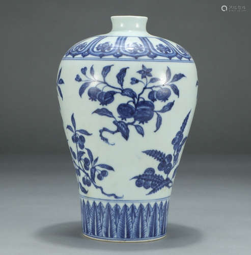 CHINESE BLUE & WHITE VASE