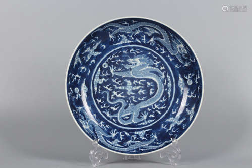 KANGXI MARK, CHINESE BLUE & WHITE DRAGON PLATE