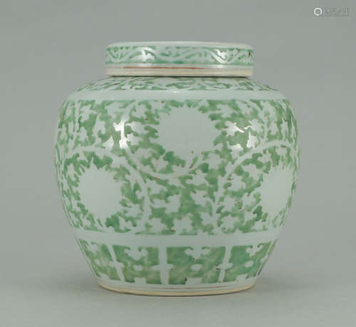 JIAJING MARK, CHINESE GREEN GLAZED JAR W/ COVER