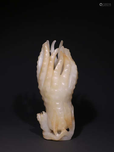 CHINESE CARVED HETIAN JADE ORNAMENT