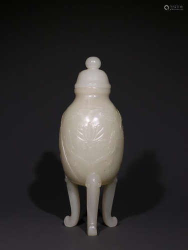 CHINESE CARVED HETIAN JADE VASE