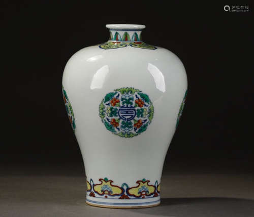 YONGZHENG MARK, CHINESE BLUE & WHITE VASE