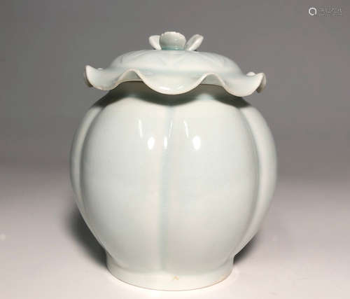 CHINESE WHITE GLAZED JAR