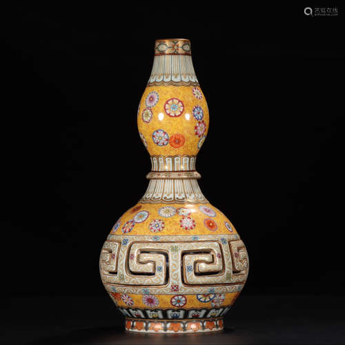 QIANLONG MARK, CHINESE YELLOW GROUND FAMILLE ROSE VASE