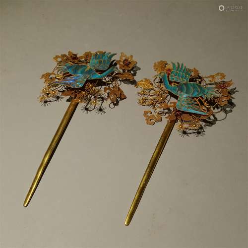 A SET OF QING DYNASTY PURE GOLD DIANCUI HAIRPIN