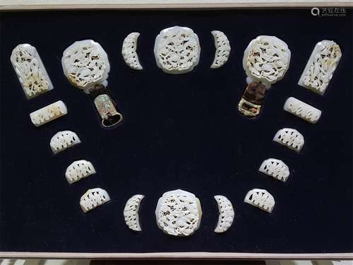 A SET OF  LIAO DYNASTY JADE DRAGON PATTERN BELT PLATE