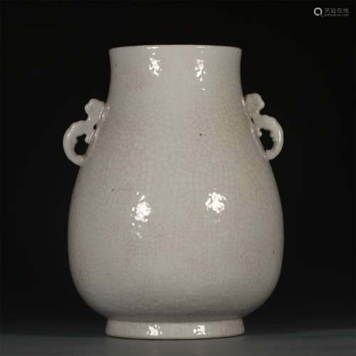 A QING DYNASTY QINLONG STYLE IMITATION GE GLAZE DOUBLE EAR ZUN