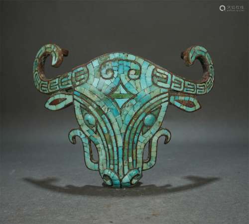 A WARRING STATES PERIOD BRONZE OX ORNAMENT WITH GOLD,SILVER AND GEM