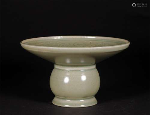 A LIAO DYNASTY CELADON SLAG BUCKET