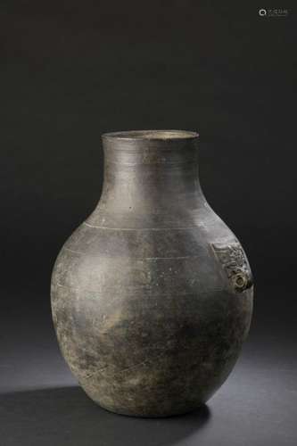 Hu vase in grey terracotta China, Han period (206 …