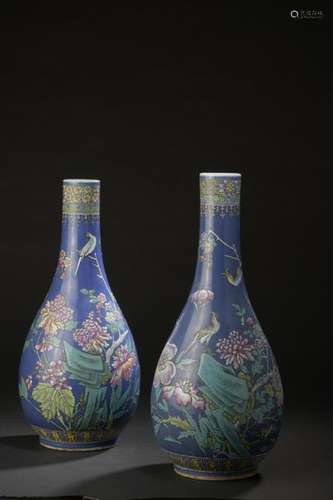 Pair of porcelain vases with blue u powdered botto…