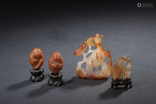 Four small agate groups China, 20th century The fi…