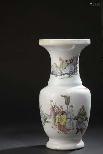 Polychrome porcelain vase China, 19th century Balu…