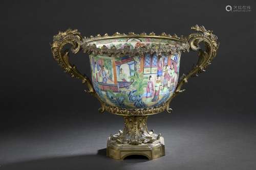 Canton porcelain planter China, late 19th century …