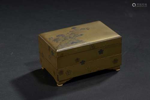 Small covered lacquered wooden box Japan, Meiji pe…