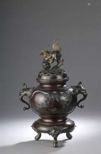 Tripod perfume burner covered in bronze Japan, cir…