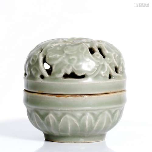 antique, fine Chinese, celadon censer, early Qing dyn.