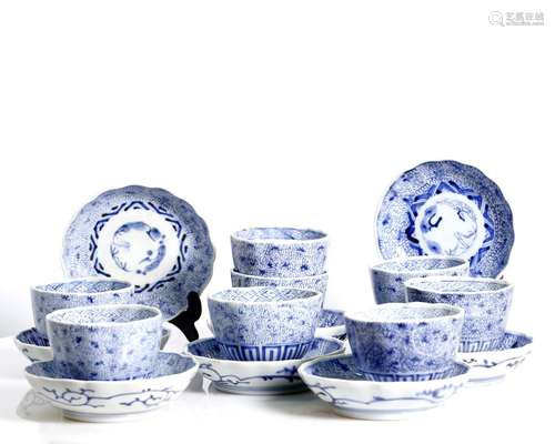 A lot of antique, Chinese, blue and white qing dynasty