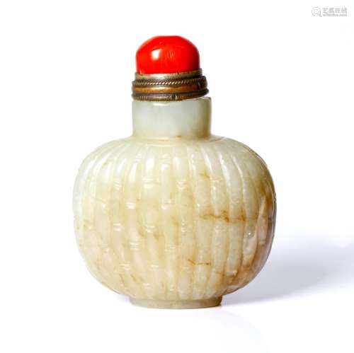 Chinese, jade, snuff bottle with coral top. 19th cent.
