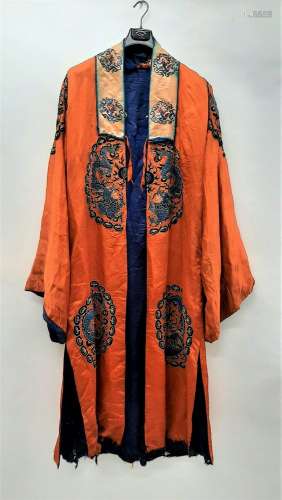 Chinese silk robe/ gown. Depicting five clawed dragon.