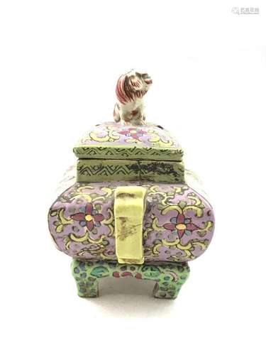 China A perfume burner made of porcelain and ename…