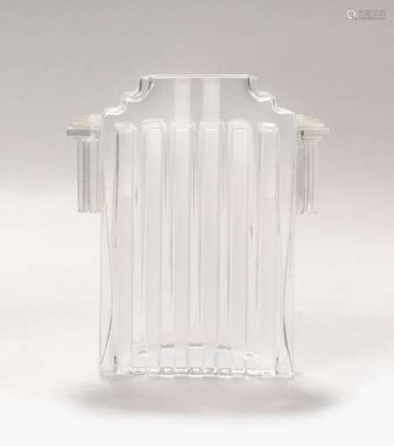 A.RIECKE (XXe siècle) Vase rectangulaire à col à g…