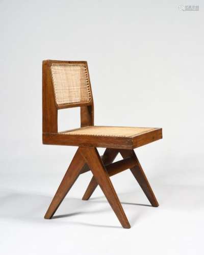 PIERRE JEANNERET (1896 1967) Chaise en teck massif…