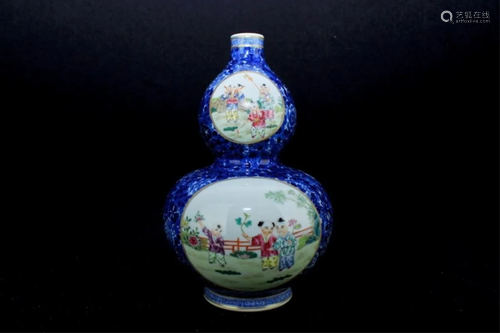 Chinese Qing Porcelain Famille Rose Gourd Vase