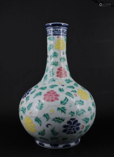 Large Chinese Ming Porcelain DouCai Vase