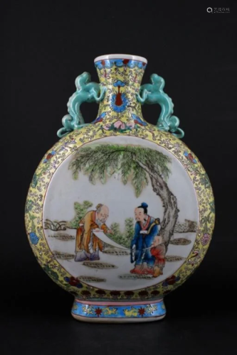 Large Chinese Qing Porcelain Famille Rose Flask