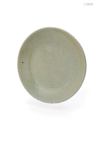 A Chinese longquan celadon large dish