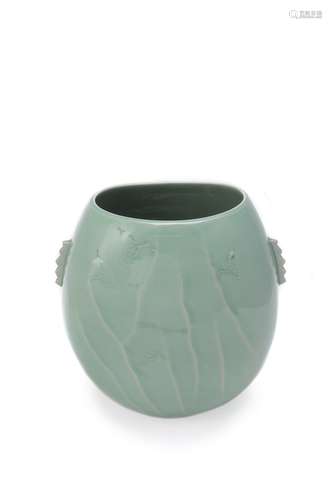 Yoo Byoung-Ho, a contemporary Korean celadon stoneware vase