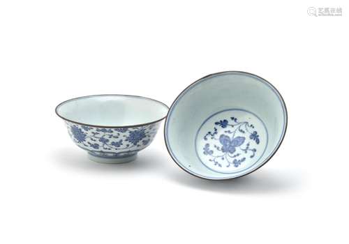 A pair of Chinese blue and white bowls