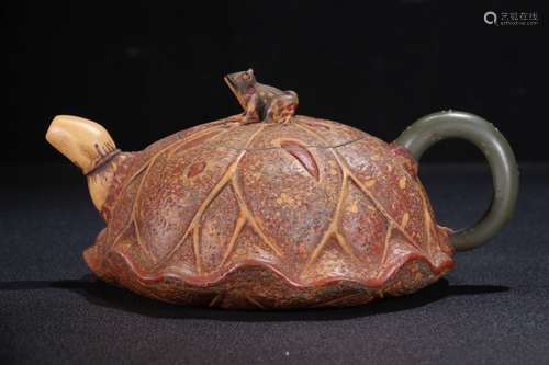 A Chinese Zisha Teapot