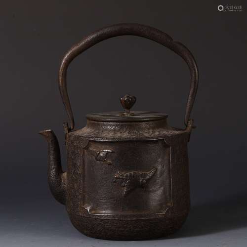 A Chinese Bronze Pot