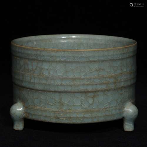 A Chinese Porcelain Ru Kiln Container