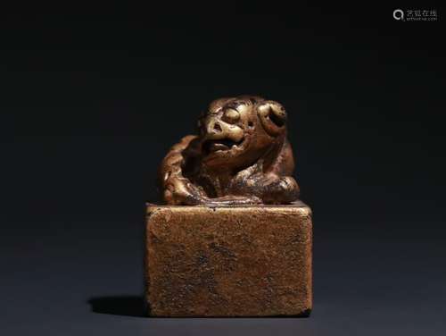 A Chinese Bronze Beast Seal