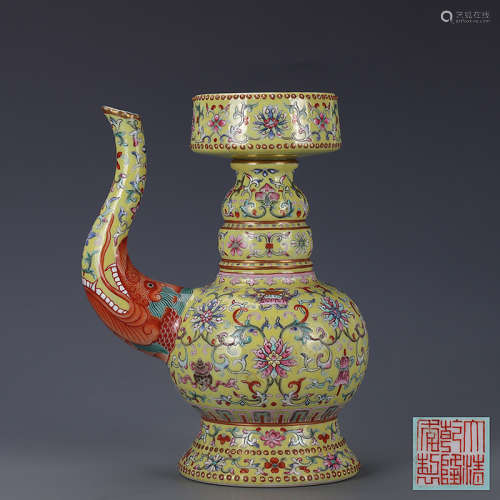 A Chinese Yellow Ground Gild Twining Lotus Pattern Porcelain Benba Pot