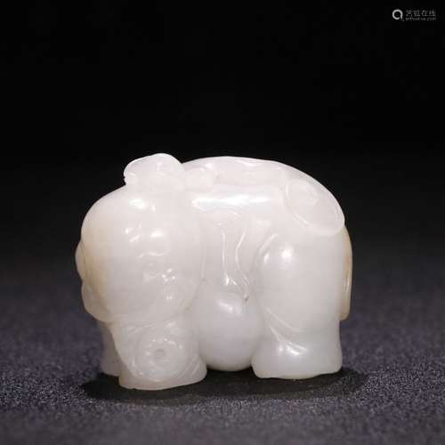 A Chinese Hetian Jade Carved Ornament