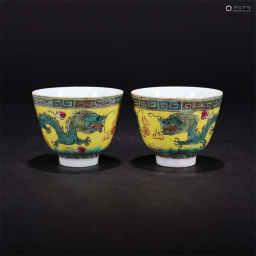 A Pair of Chinese Green Dragon Pattern Porcelain Cups