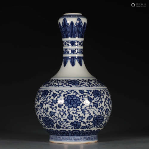 A Chinese Blue and White Twine Pattern Porcelain Garlic-head Bottle