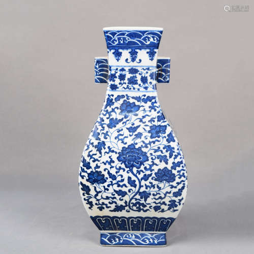 A Chinese Blue and White Floral Porcelain Double Ears Vase