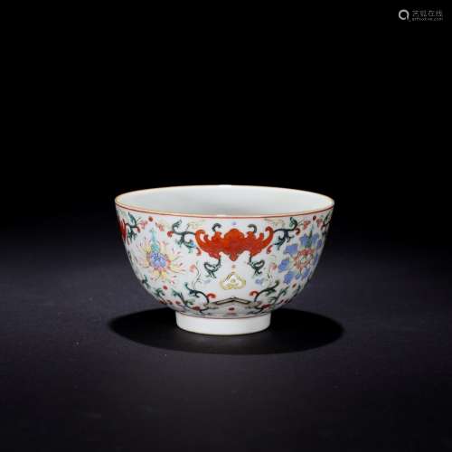 A Chinese Famille Rose Bat Pattern Floral Porcelain Bowl