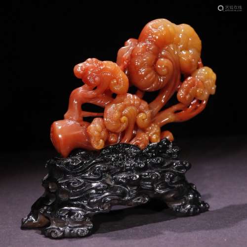 A Chinese Shoushan Tianhuang Stone Carved Lucid ganoderma Ornament