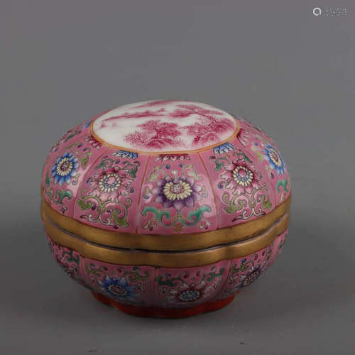 A Chinese Famille Rose Enamel Porcelain Compact