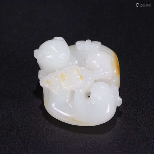 A Chinese Hetian Jade Carved Ornament