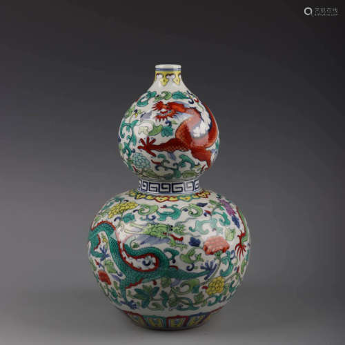 A Chinese Clashingcolor Dragon Pattern Porcelain Gourd-shaped Vase