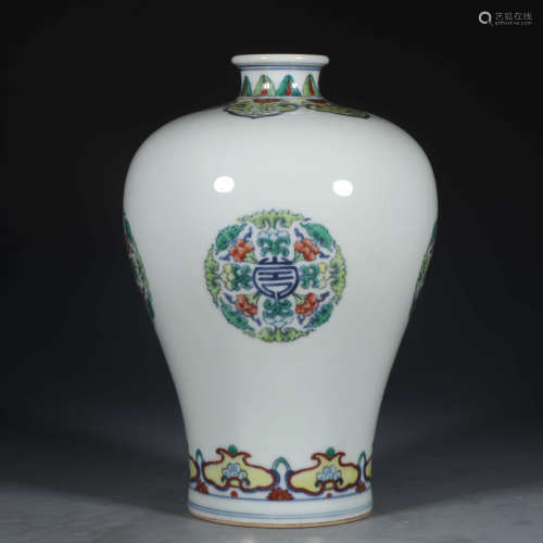 A Chinese Clashingcolor Floral Porcelain Vase