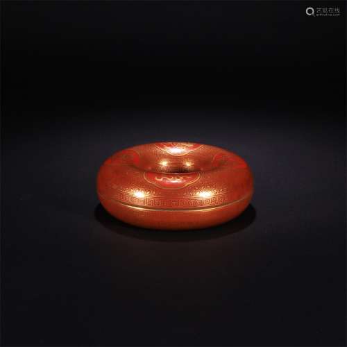 A Chinese Red Ground Gild Porcelain Holding box