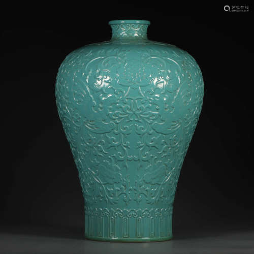 A Chinese viridis Glaze Twining Lotus Pattern Carved Porcelian Vase